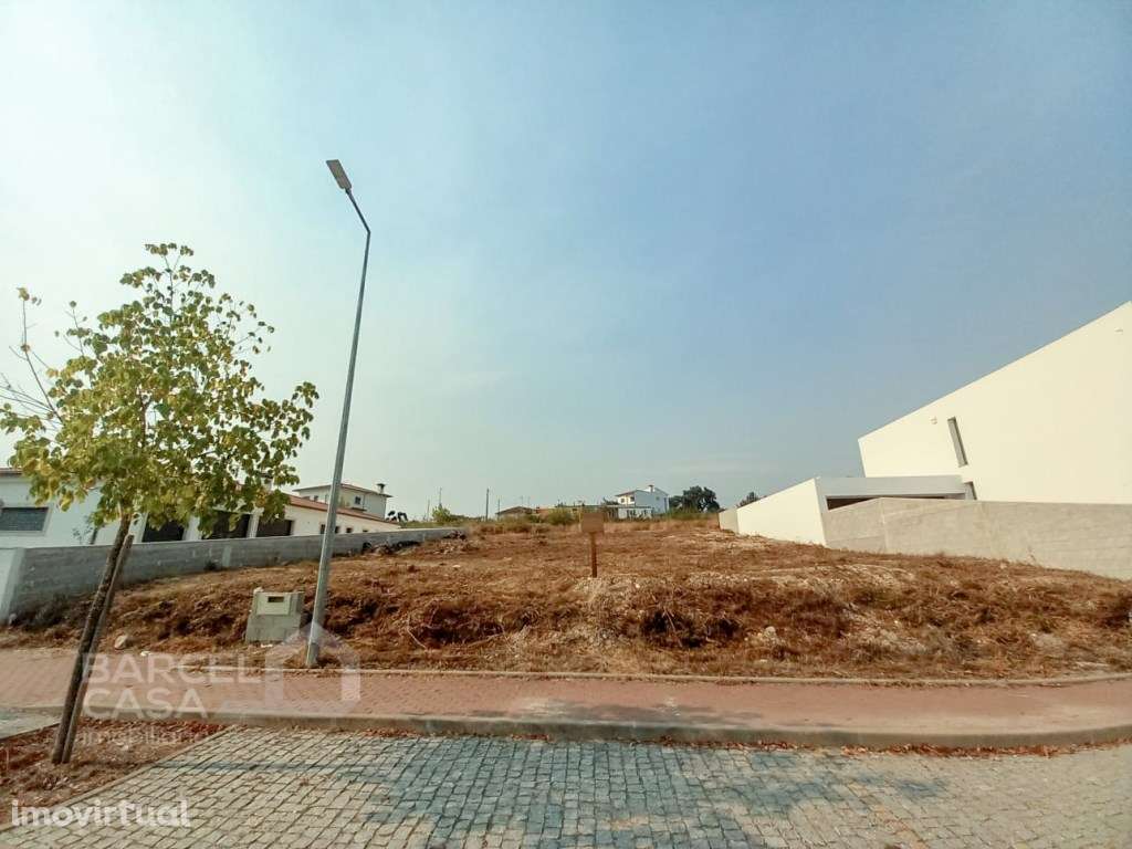 Lote para construção em Tamel (São Veríssimo) - Barcelos - Grande imagem: 4/5
