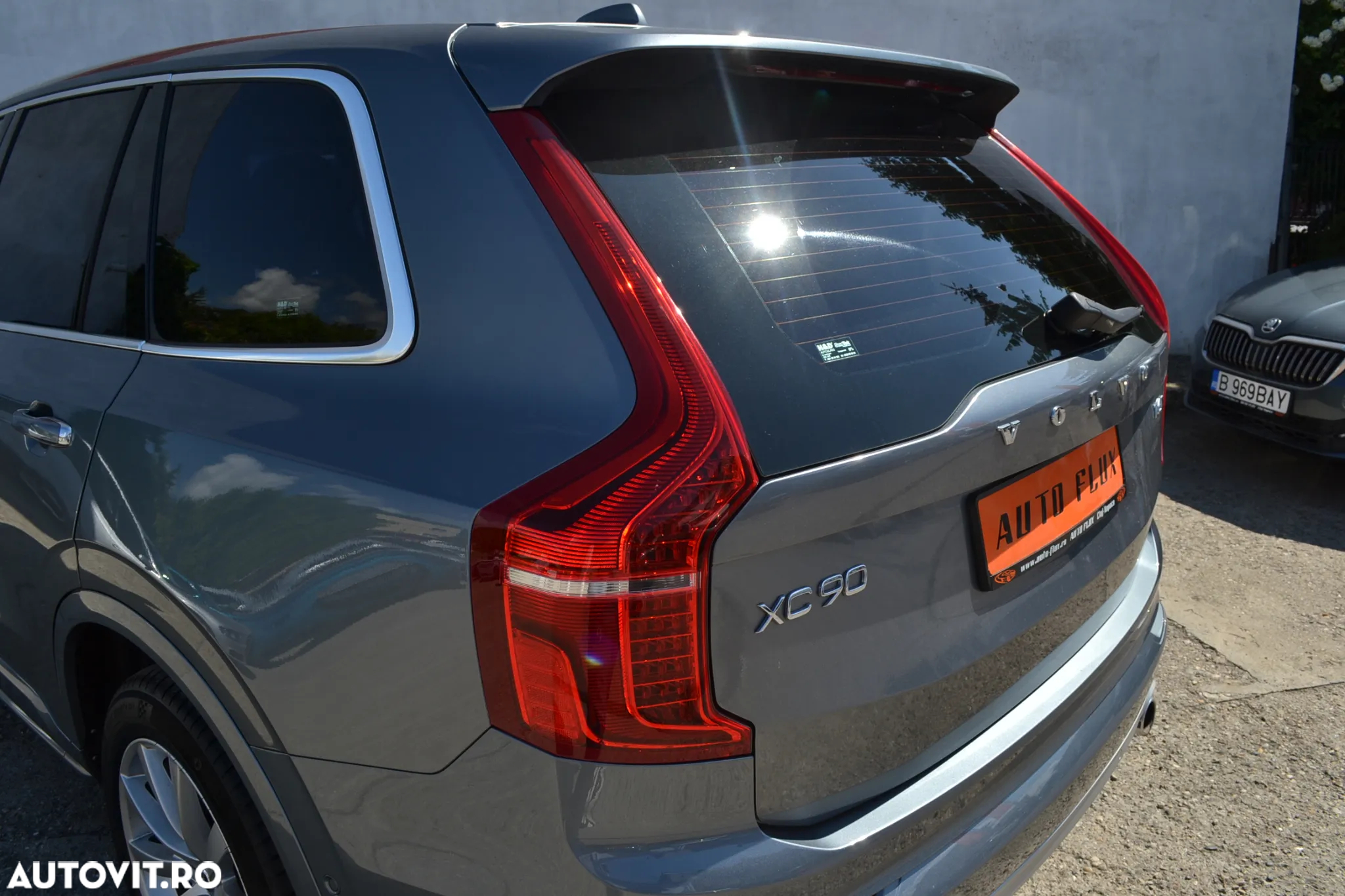 Volvo XC 90 T6 AWD Momentum - 32