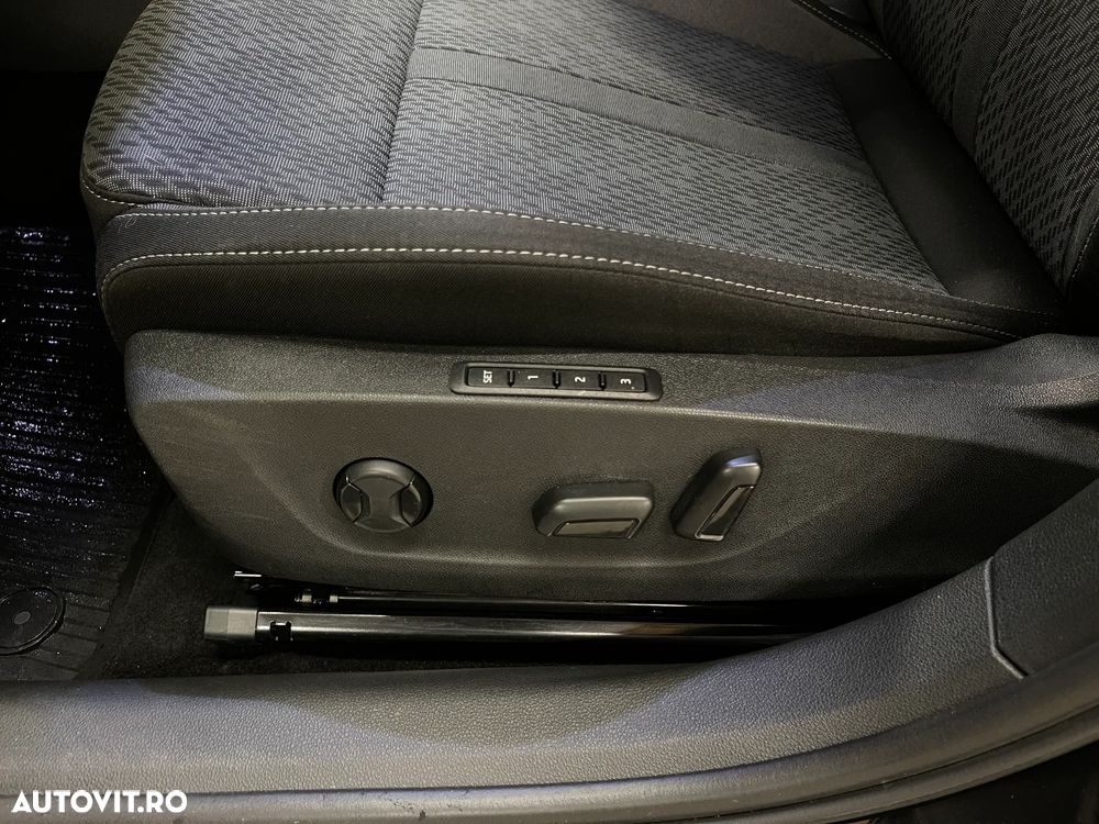 Skoda Octavia 2.0 TDI DSG Style - 27