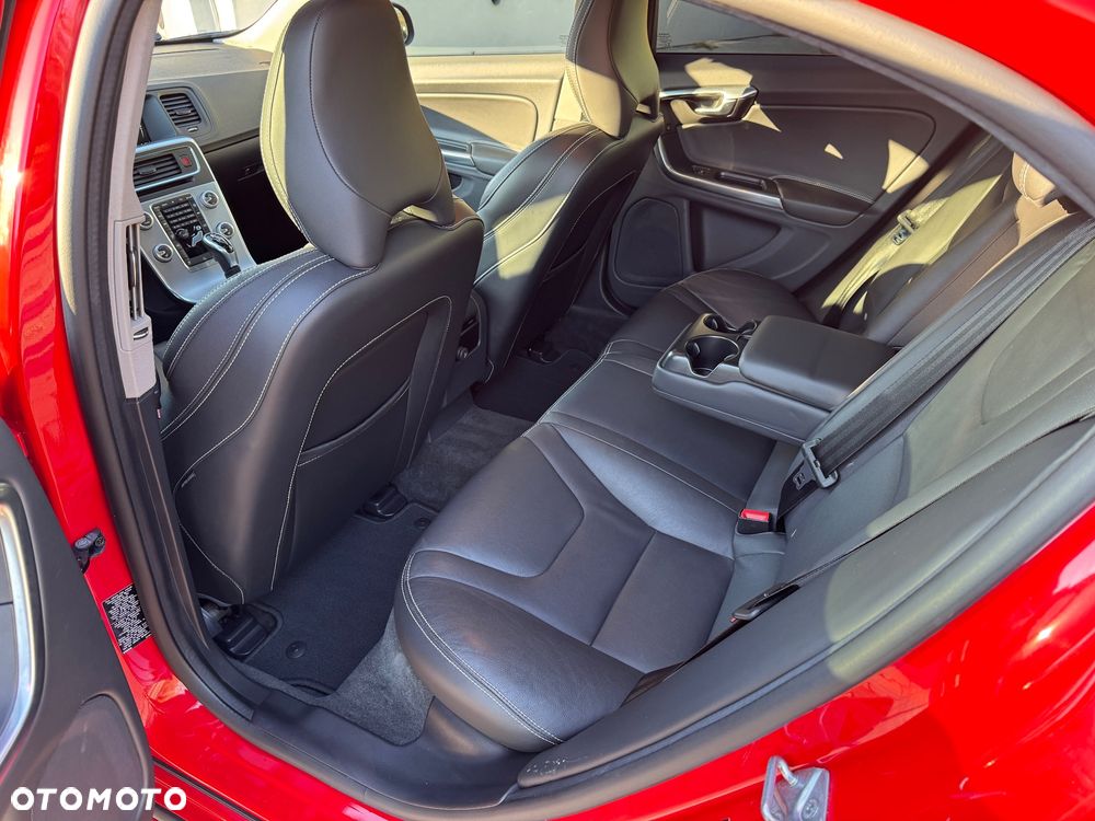 Volvo S60 T5 AWD Geartronic Summum - 36