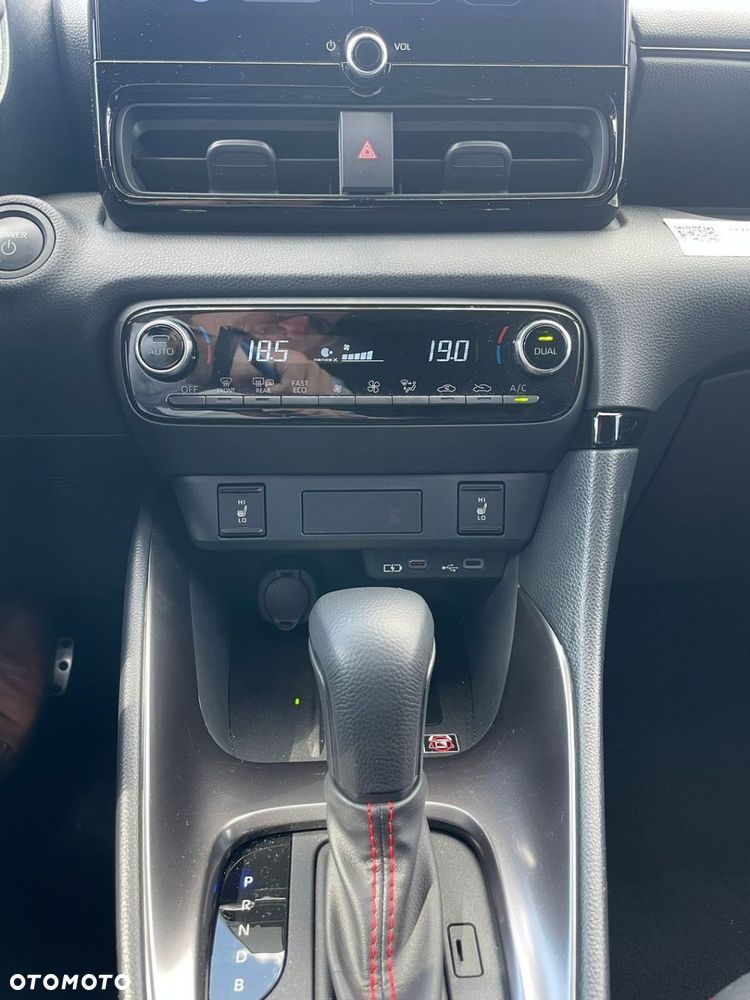 Toyota Yaris - 13