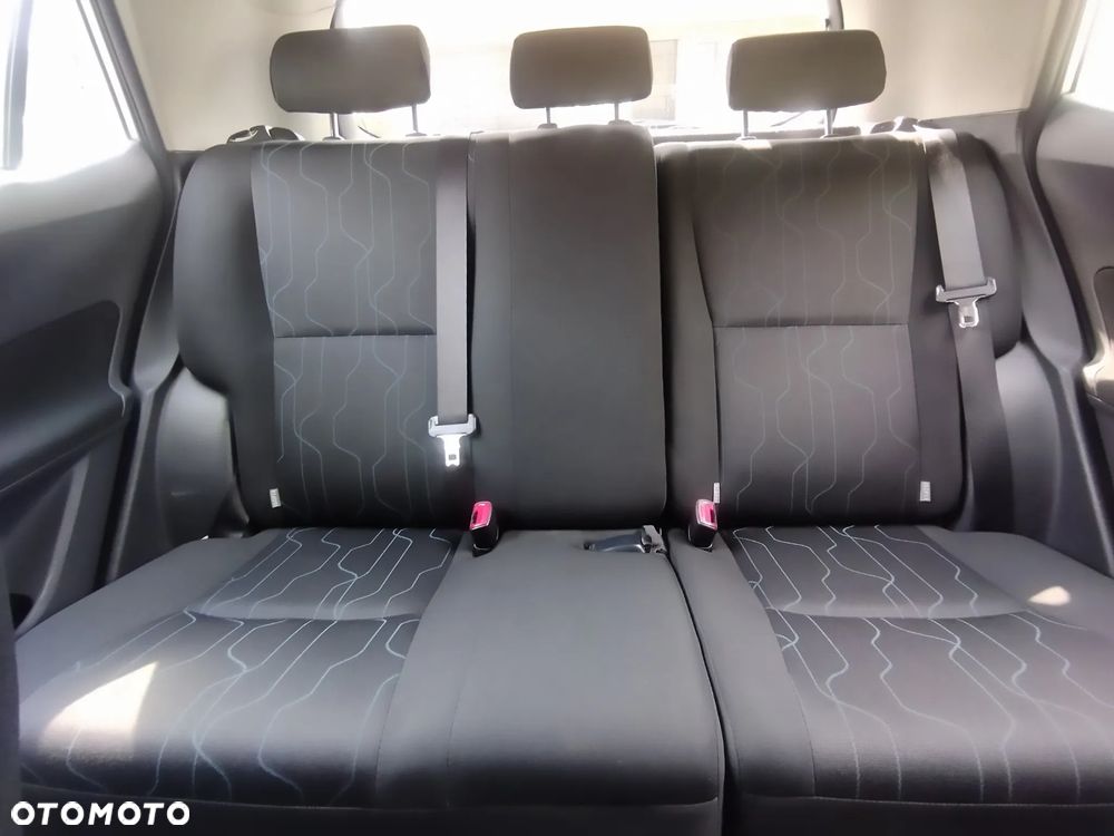Toyota Auris 1.4 D-4D Terra EU5 - 11
