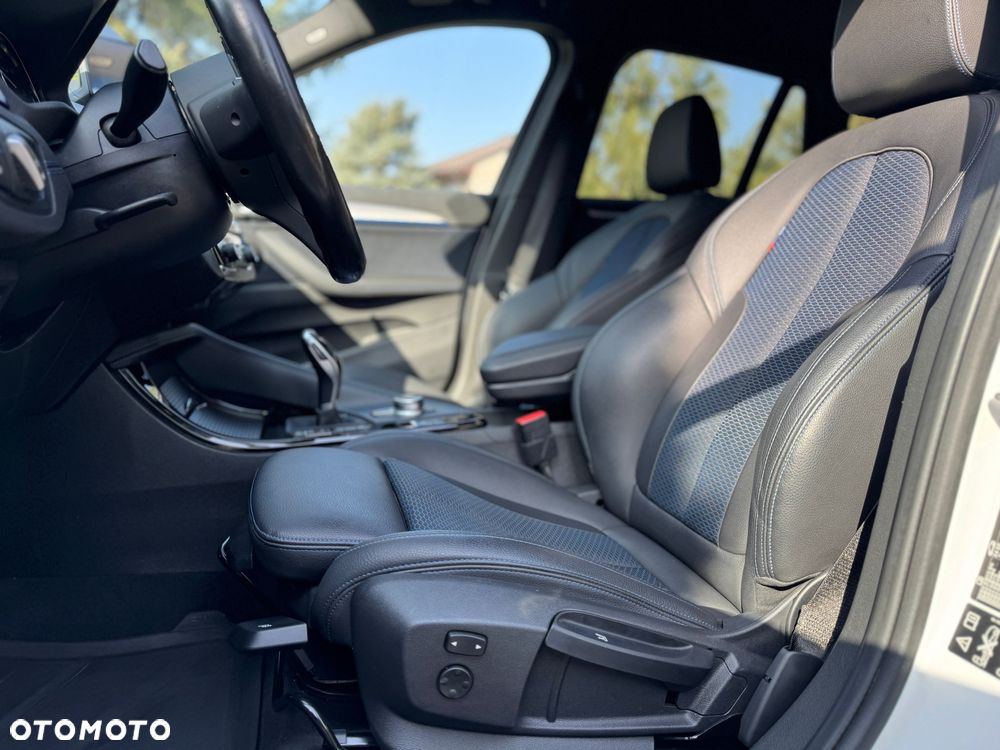 BMW X1 sDrive18d - 13