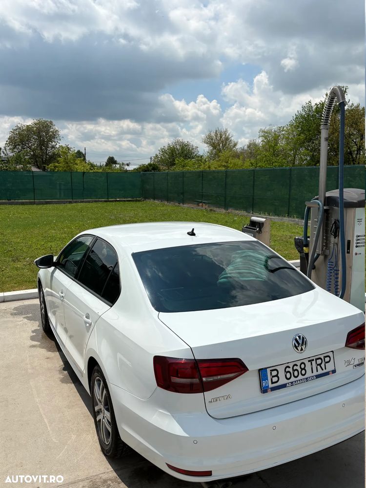 Volkswagen Jetta - 6