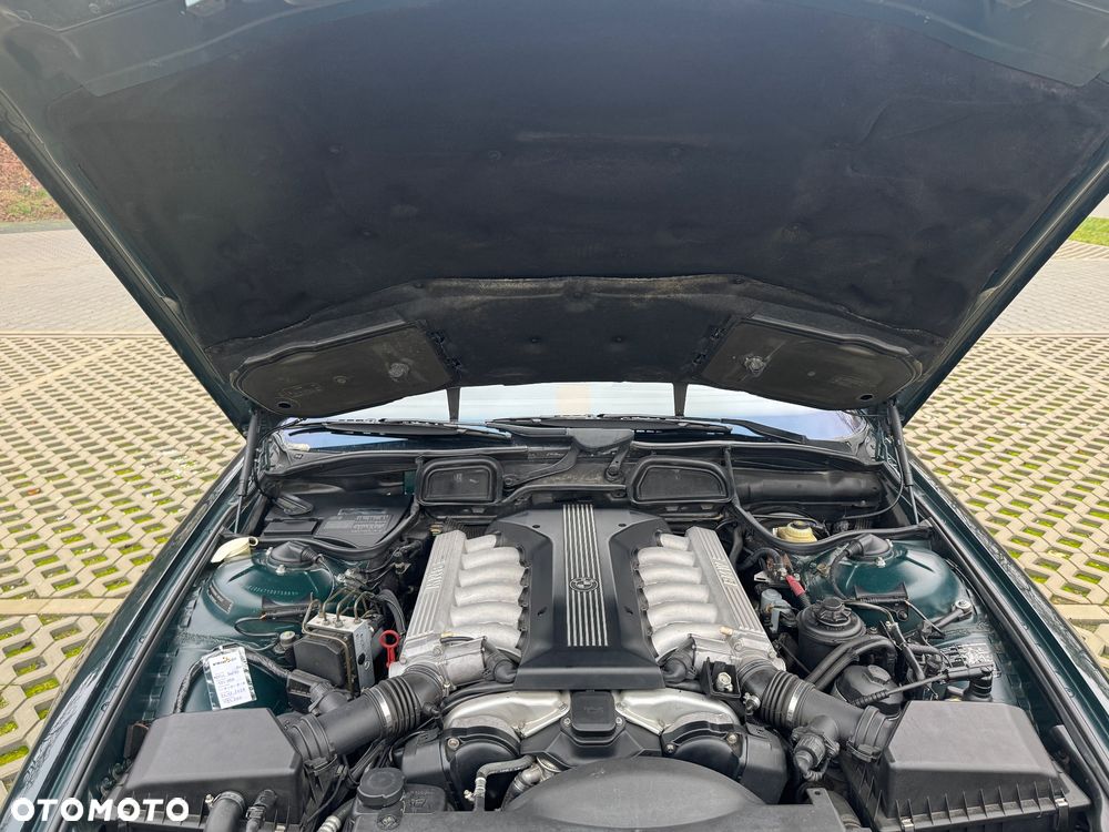 BMW Seria 7 750i - 33
