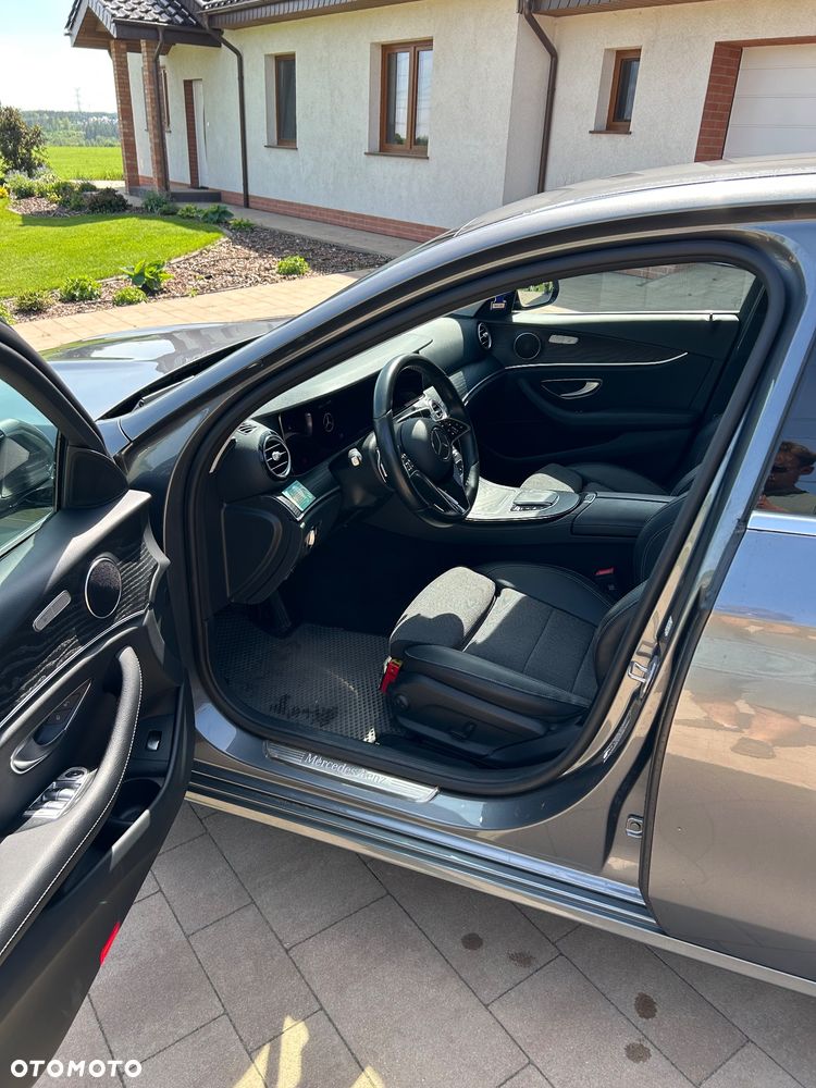 Mercedes-Benz Klasa E 220 d 4-Matic - 13