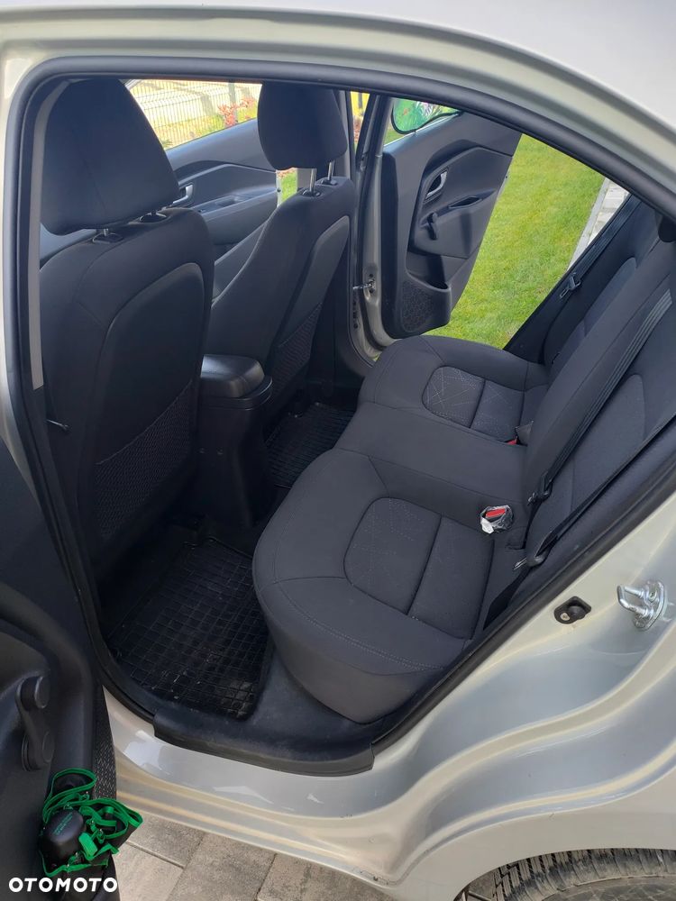 Kia Rio - 17