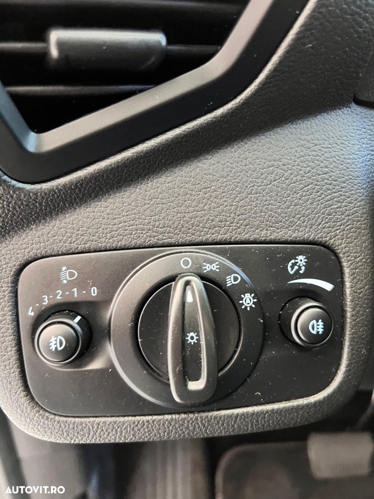 Ford Kuga - 12