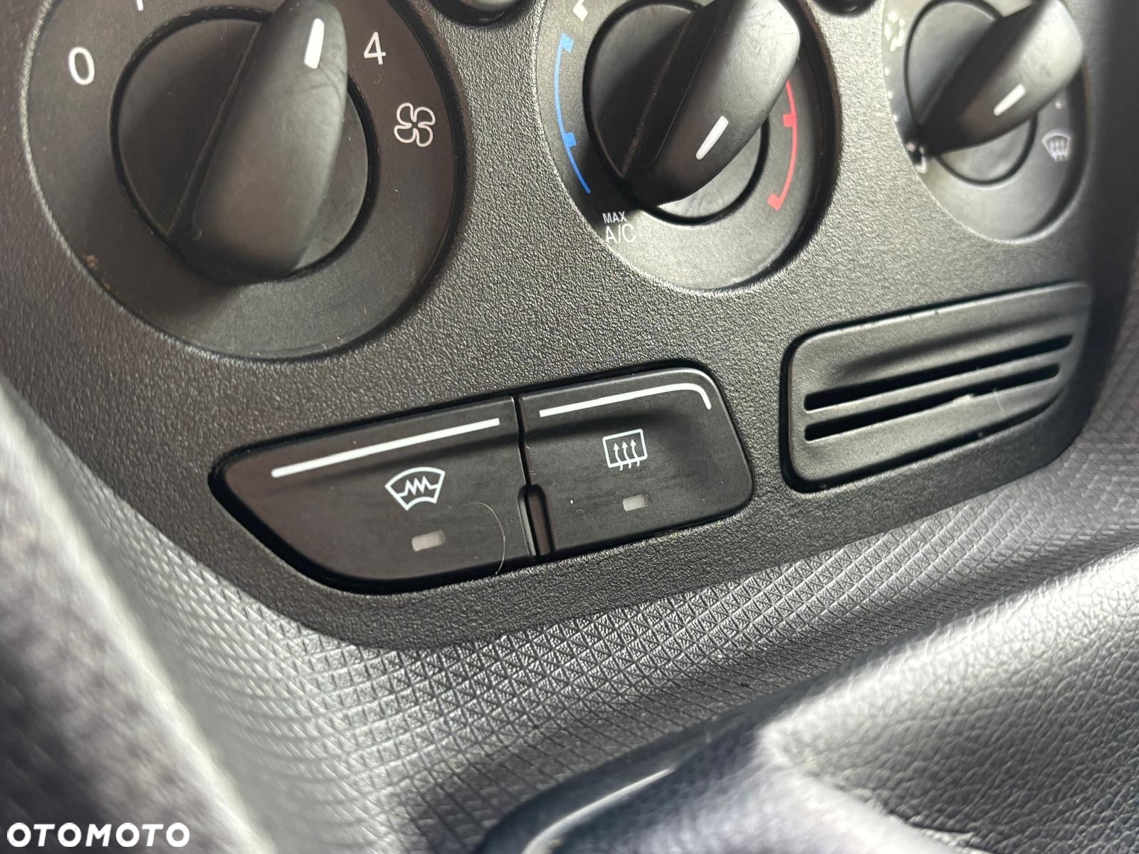 Ford TRANSIT CONNECT - 30