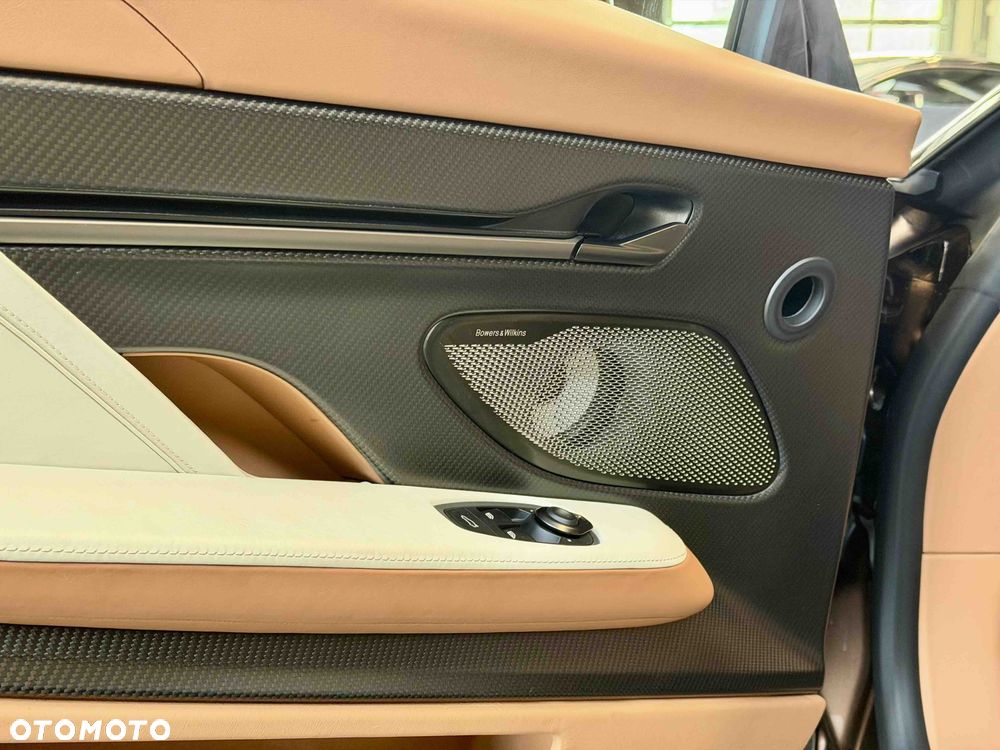 Aston Martin Vanquish - 19