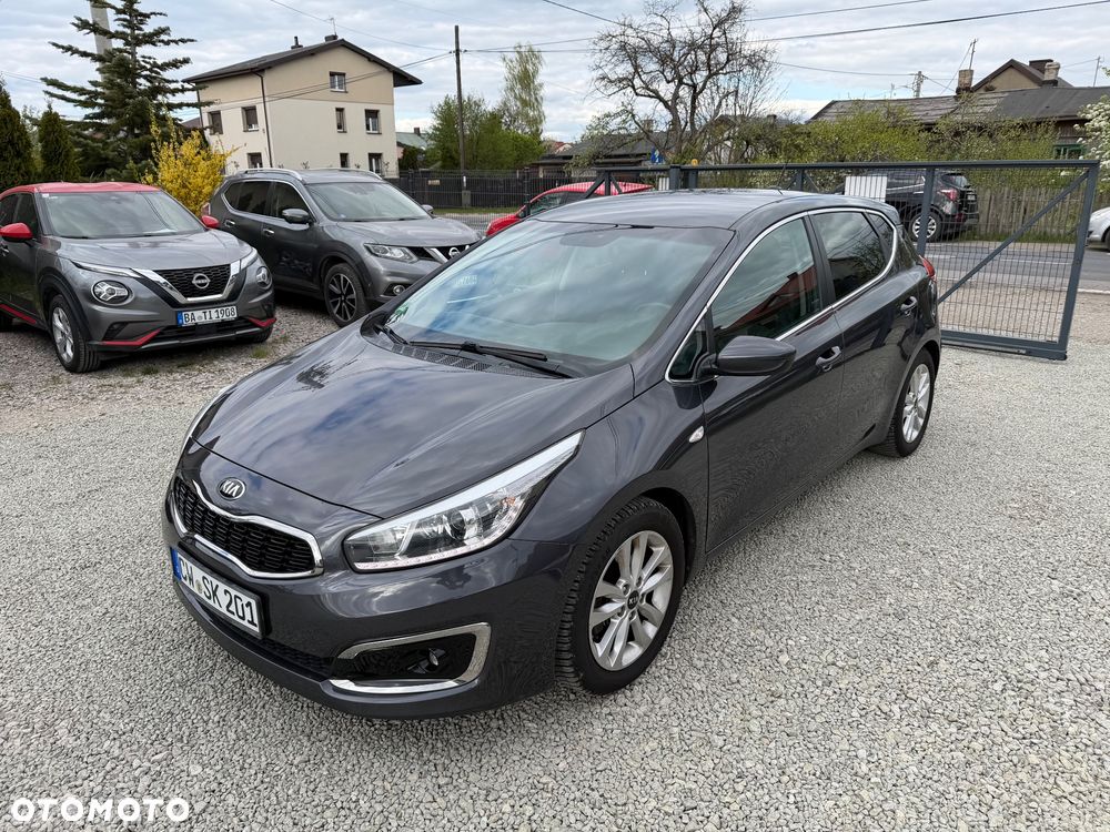 Kia Ceed 1.6 CRDi 136 ISG Dream-Team Edition - 13