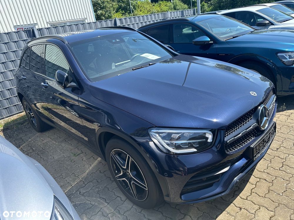 Mercedes-Benz GLC 300 d 4Matic 9G-TRONIC AMG Line - 13