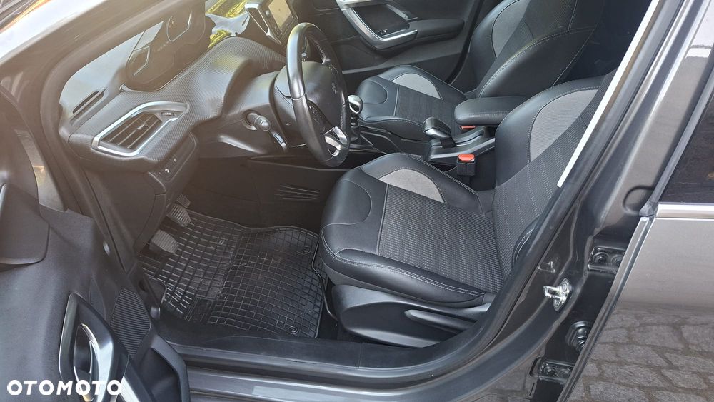 Peugeot 2008 PureTech 130 GPF Stop&Start Allure - 14