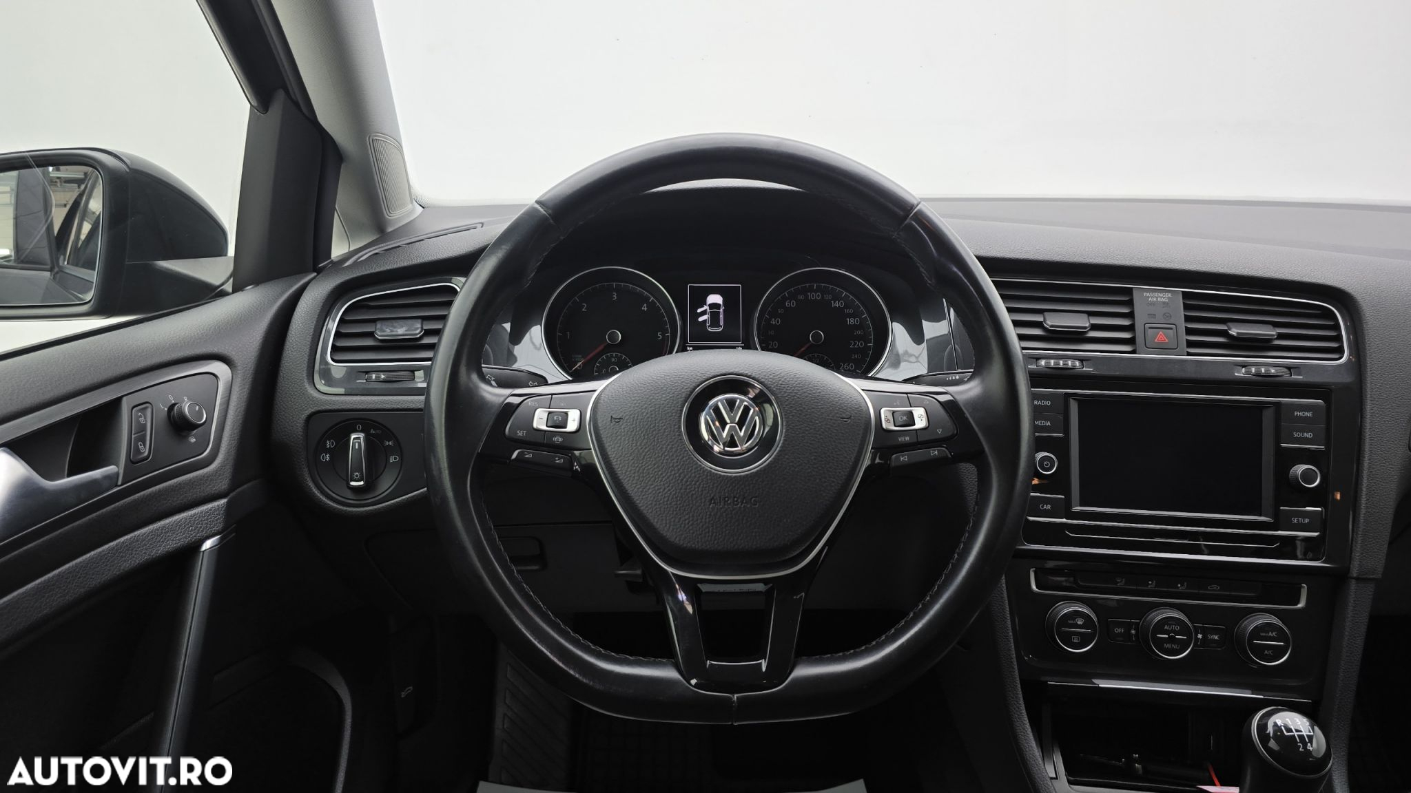Volkswagen Golf 1.6 TDI Comfortline - 15