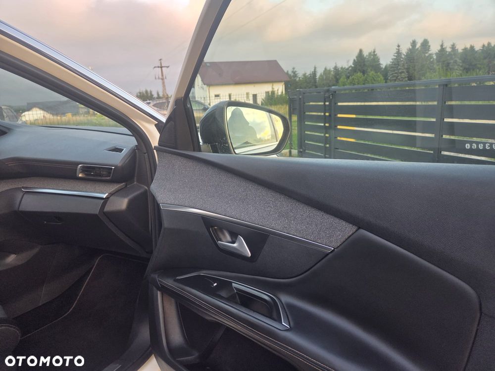 Peugeot 3008 1.2 PureTech GPF Allure S&S - 20