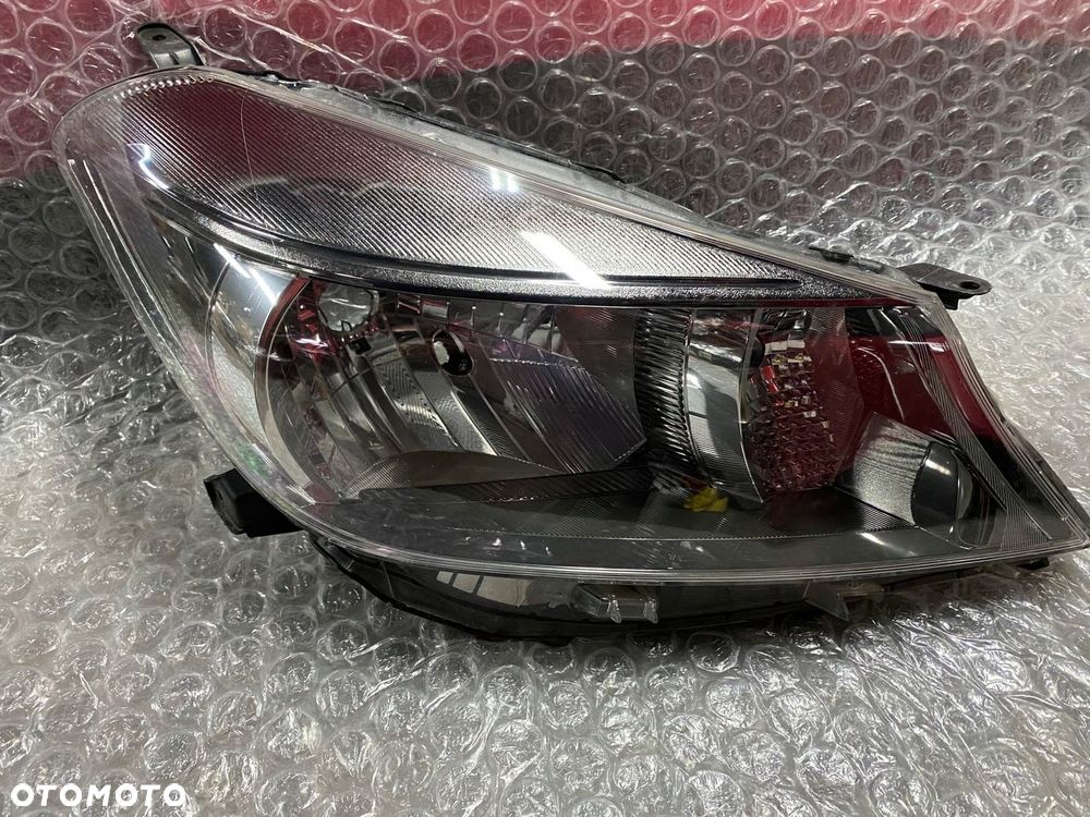 LAMPA PRAWA ZWYKŁA TOYOTA YARIS III KOITO 0D-79 - 3