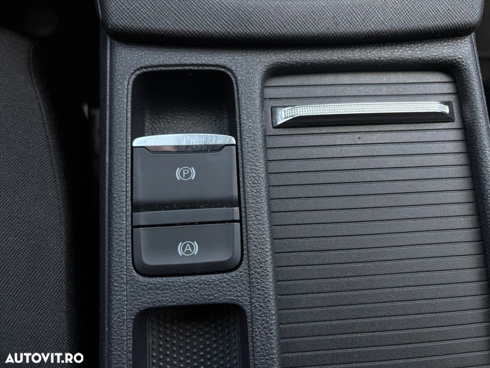 Skoda Octavia 2.0 TDI DSG Ambition - 32