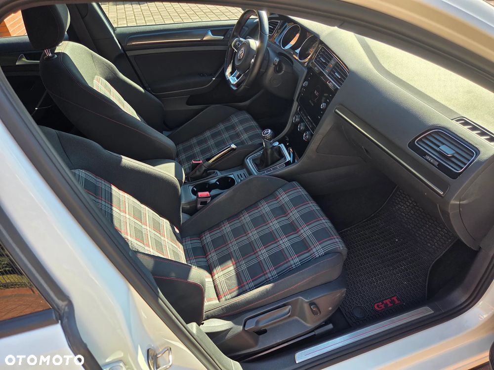 Volkswagen Golf 2.0 TSI BMT GTI - 12