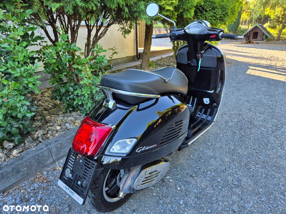 Vespa GTS - 21