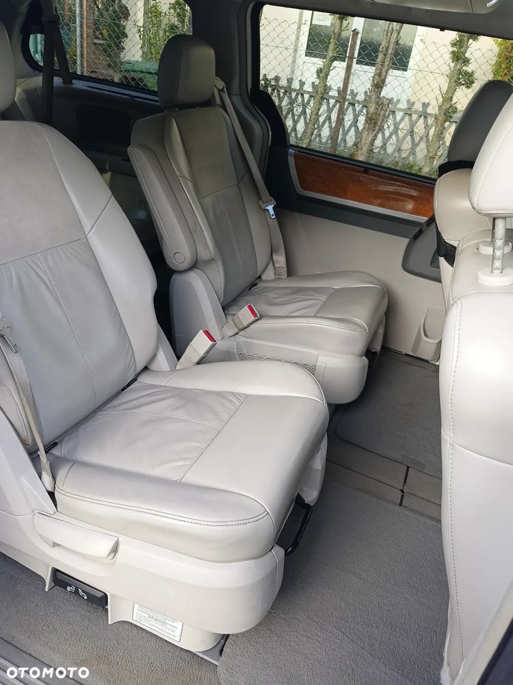 Chrysler Town & Country 4.0 Limited - 26