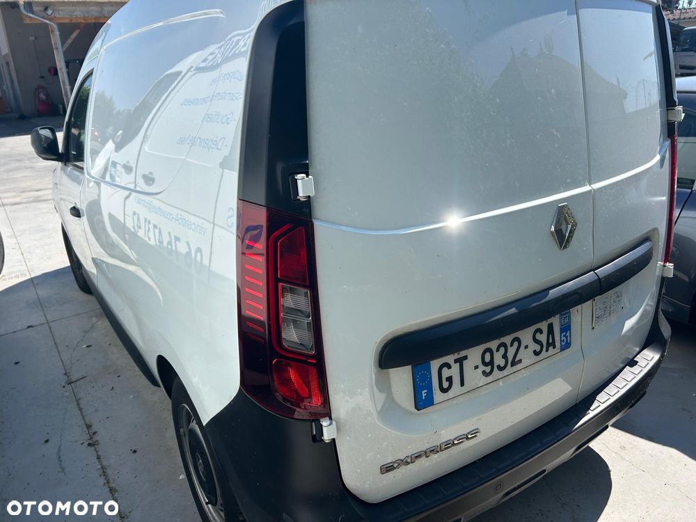 Renault Express - 4