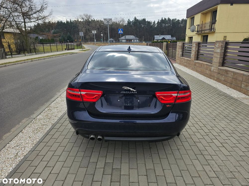 Jaguar XE 20d Prestige - 5
