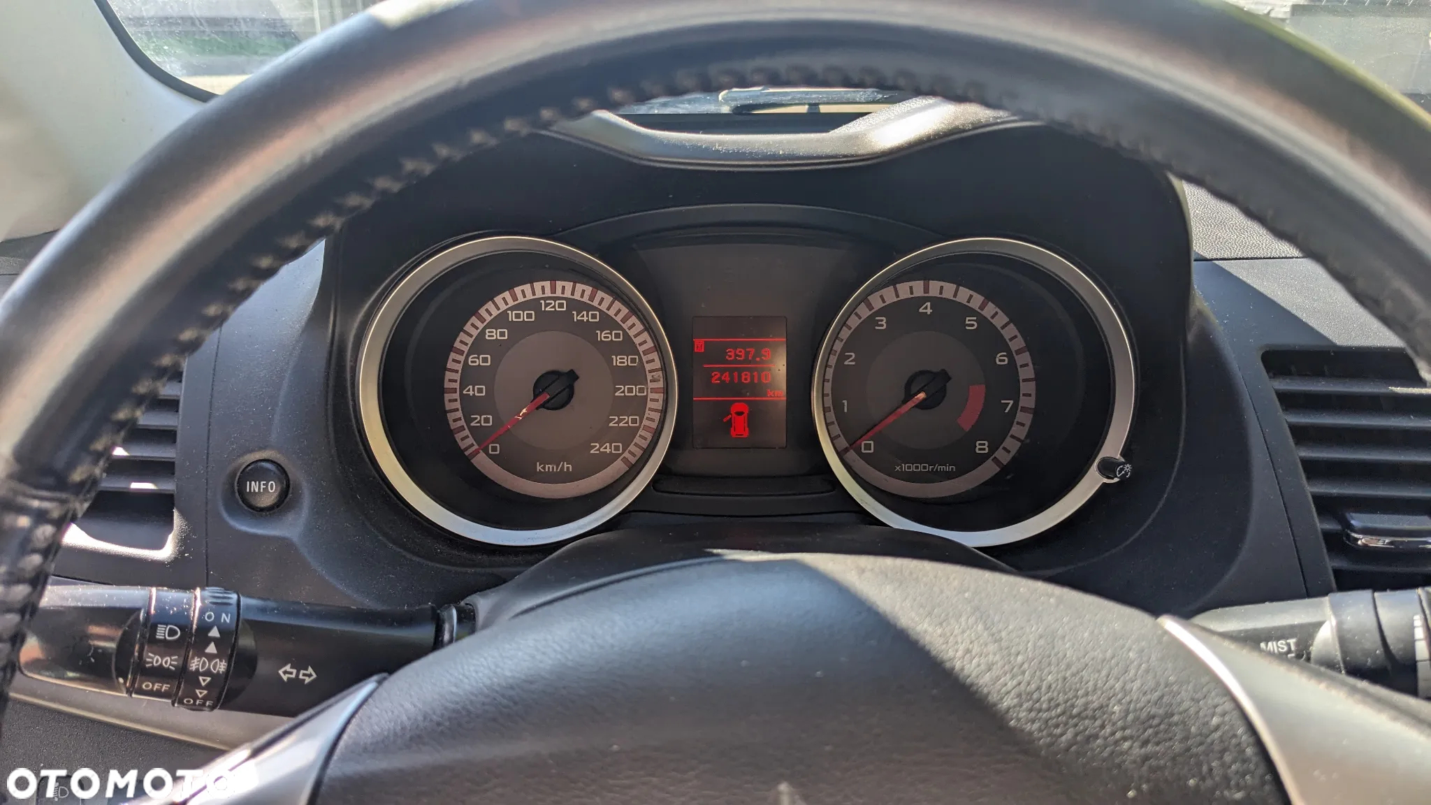 Mitsubishi Lancer - 10