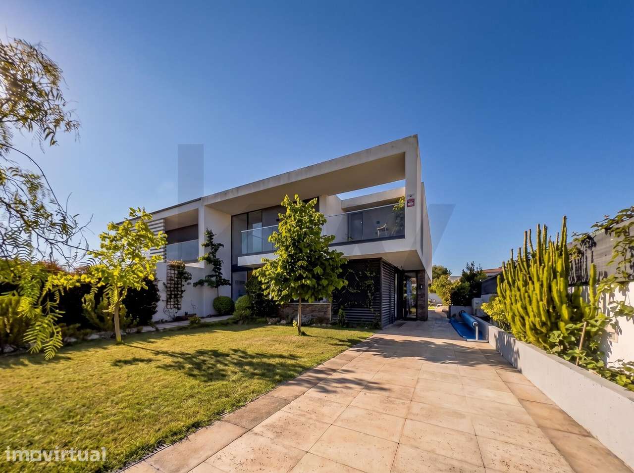 Moradia T4+1 Contemporânea com Piscina e Jardim Privativo em Cabriz, S - Grande imagem: 2/40