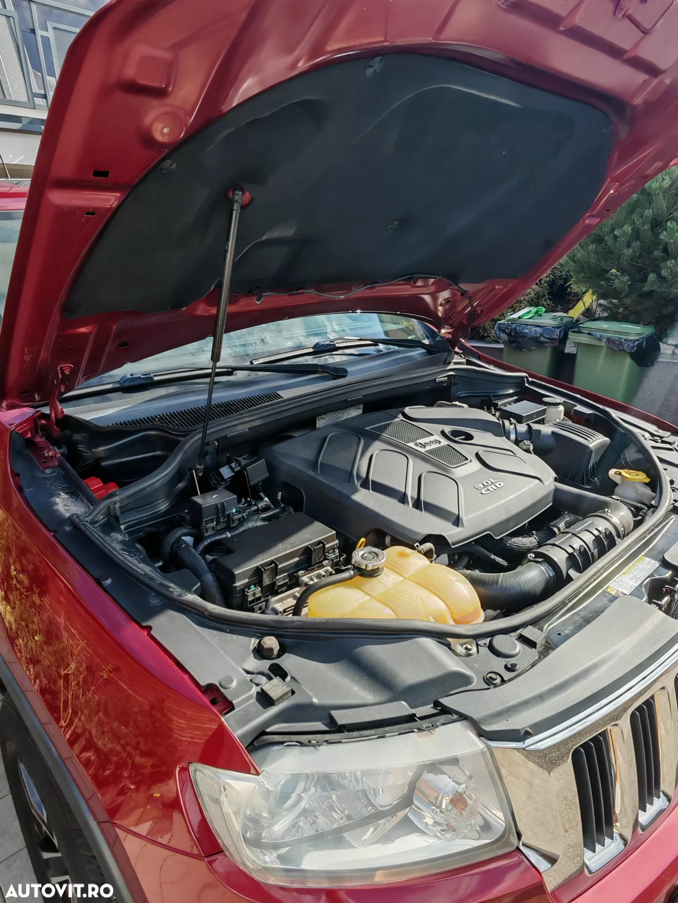 Jeep Grand Cherokee - 30