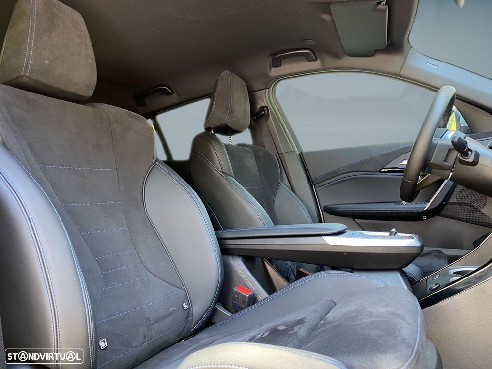 BMW iX2 eDrive20 Pack Desportivo M - 15