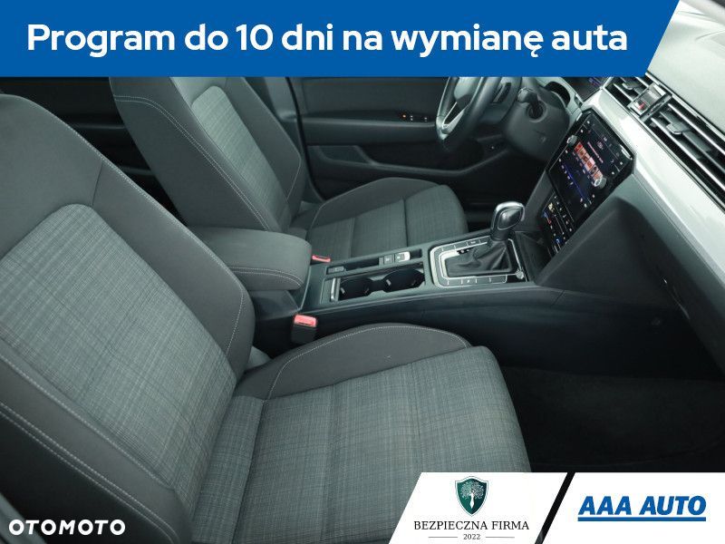 Volkswagen Passat Variant - 9