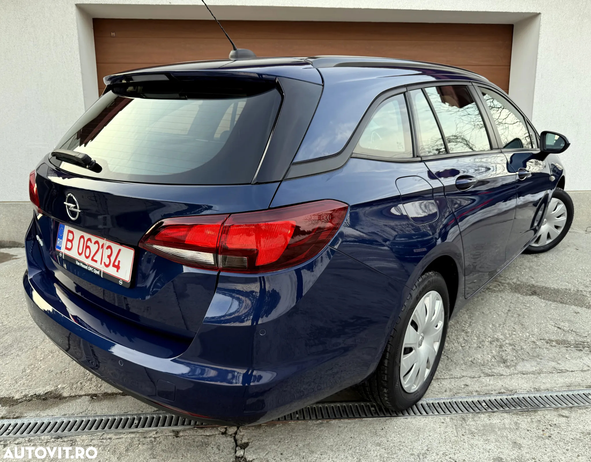 Opel Astra Sports Tourer 1.2 Turbo Enjoy - 6