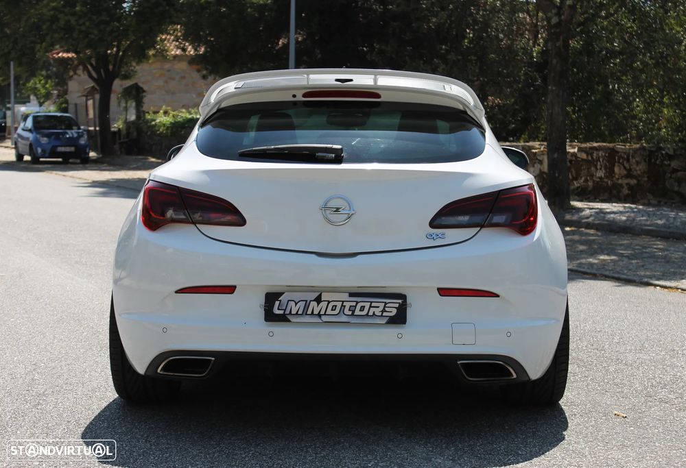 Opel Astra GTC OPC S&S - 12