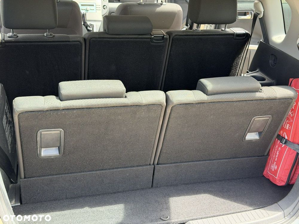 Toyota Corolla Verso - 31