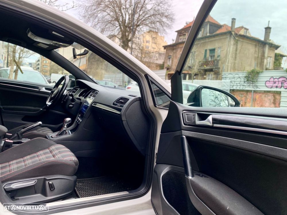 VW Golf 2.0 TSi GTi DSG - 18