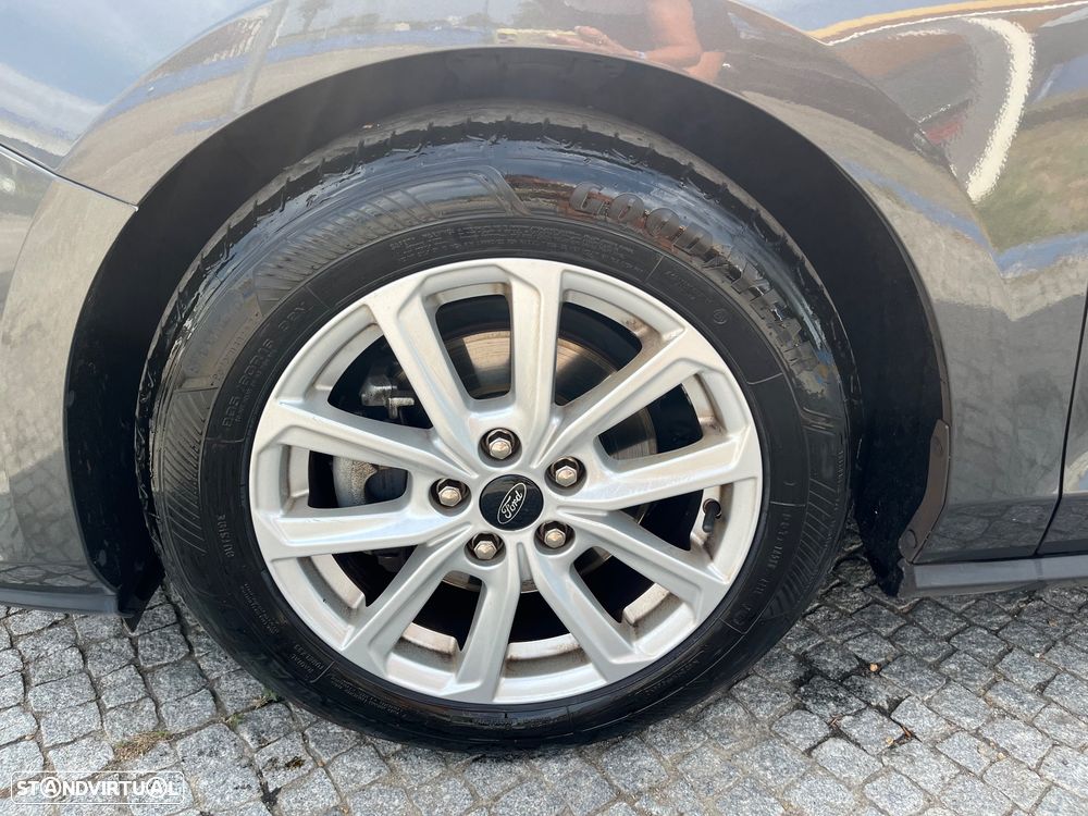 Ford Focus SW 1.5 TDCi EcoBlue Connected - 19