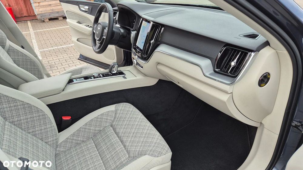 Volvo XC 60 T6 Plug-In Hybrid AWD Inscription Expression - 26