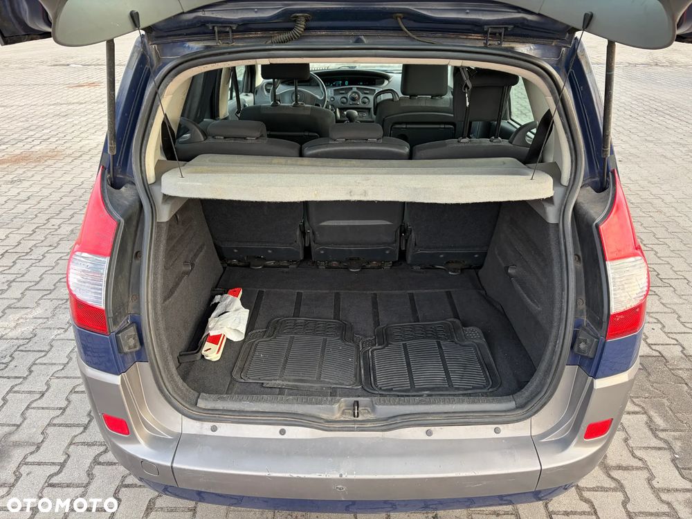 Renault Scenic 1.9 dCi FAP Avantage - 8