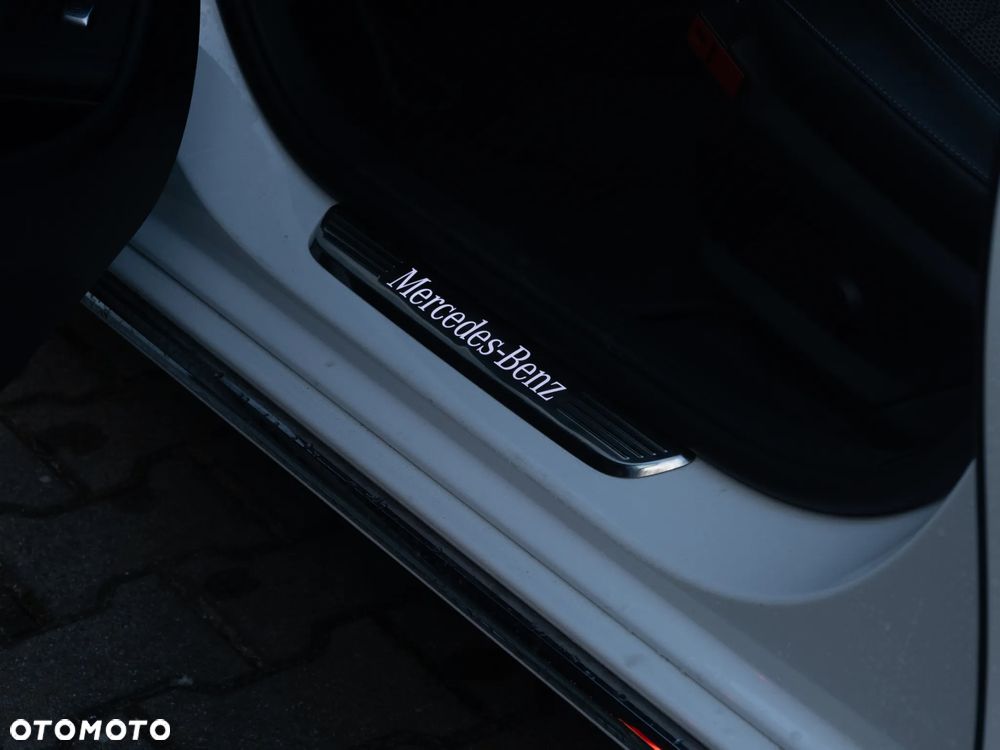 Mercedes-Benz Klasa E 220 d 4-Matic Business Edition 9G-TRONIC - 6