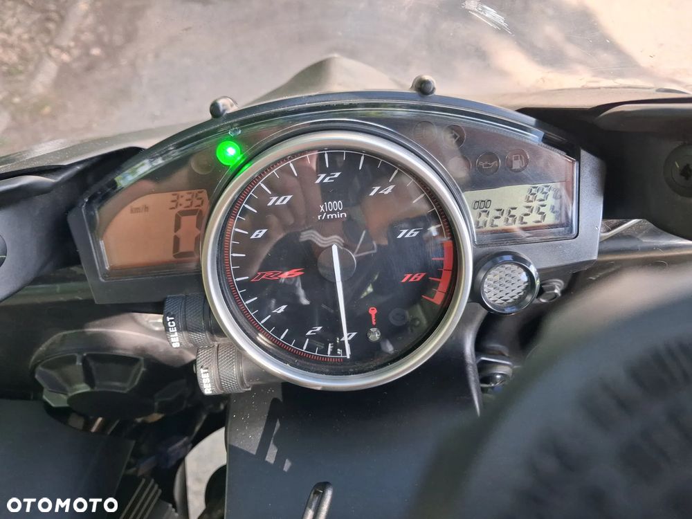 Yamaha R6 - 5