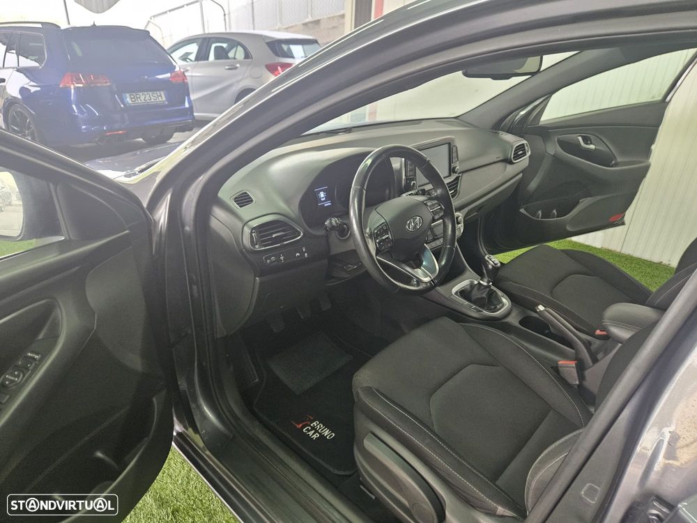 Hyundai i30 SW 1.6 CRDI Prime - 11