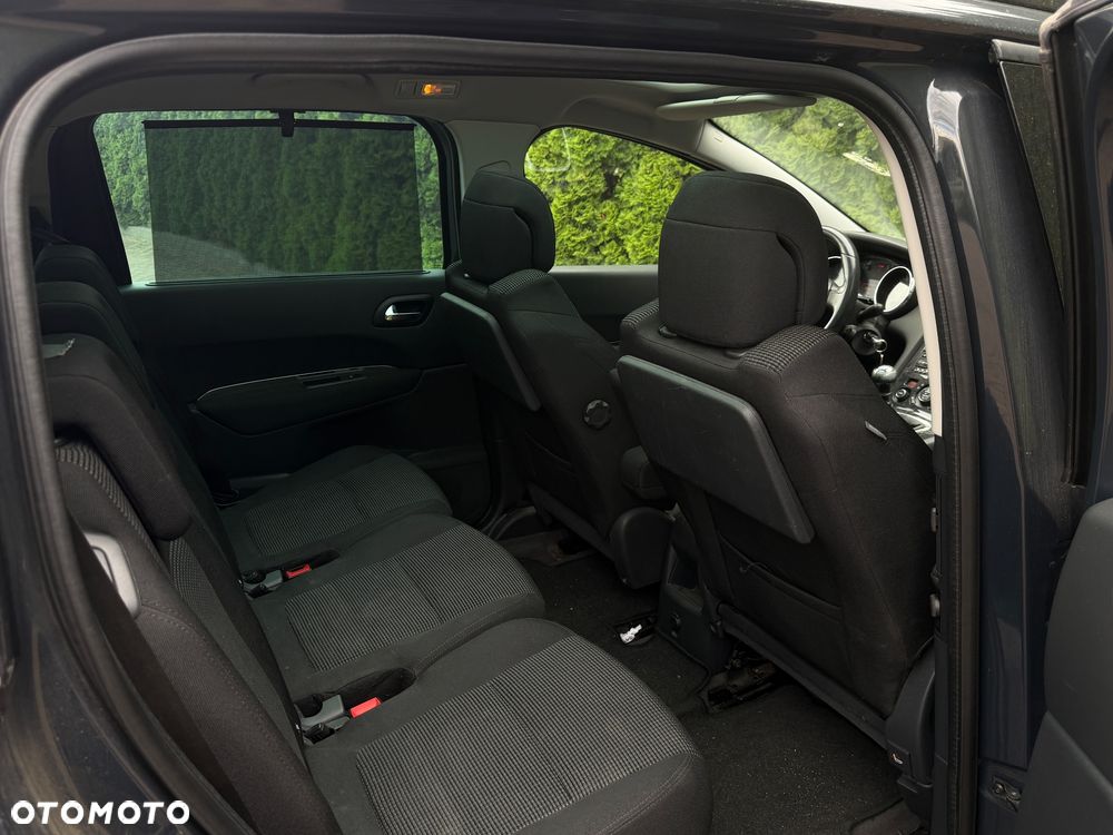Peugeot 5008 - 11