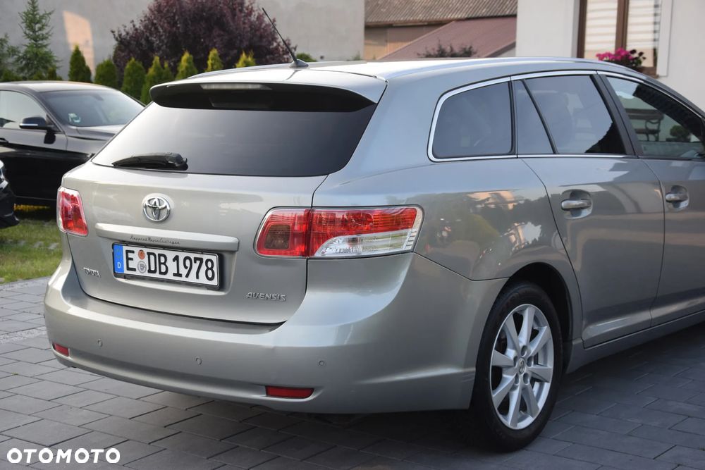 Toyota Avensis - 28