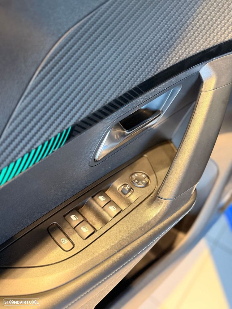 Peugeot 2008 1.2 PureTech Allure Pack - 31