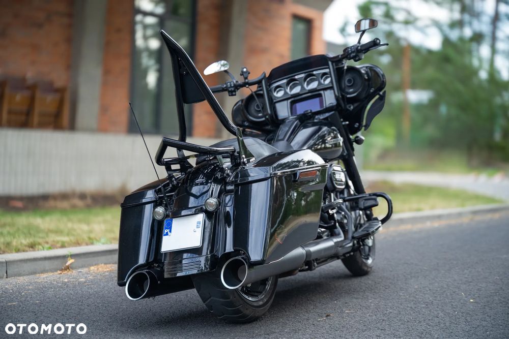 Harley-Davidson Touring Street Glide - 11