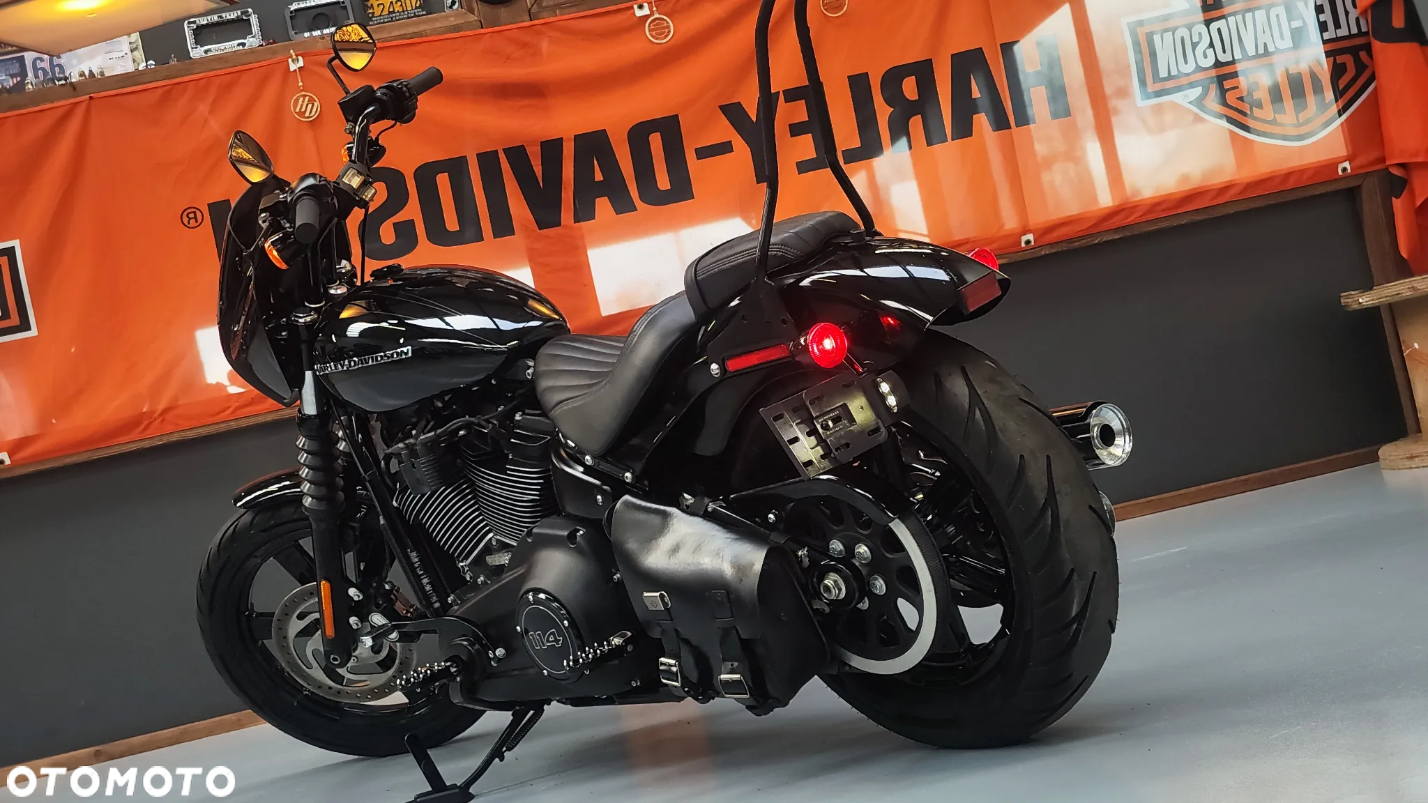 Harley-Davidson Softail Street Bob - 2