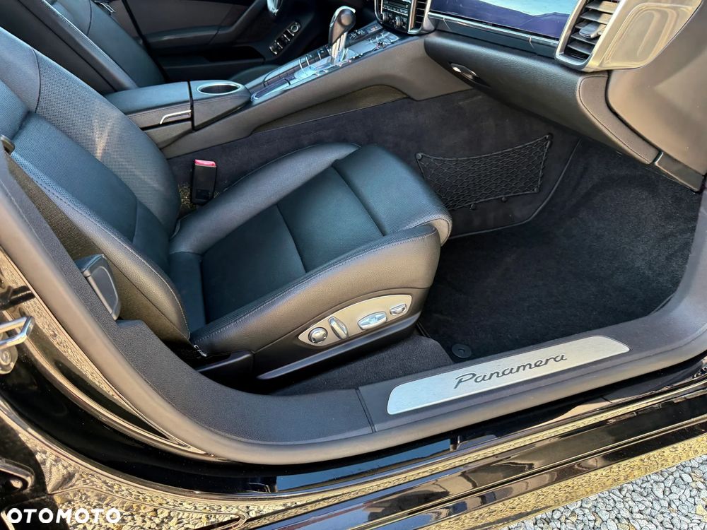 Porsche Panamera 4 PDK Edition - 16