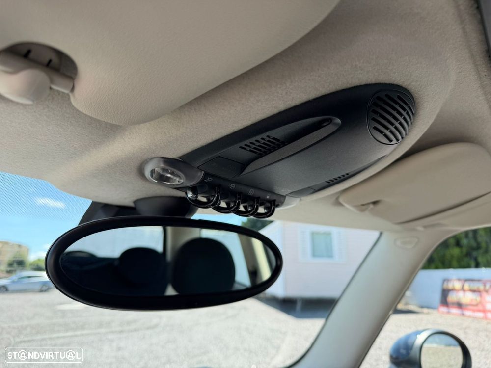 MINI 3 Portas Cooper D - 17