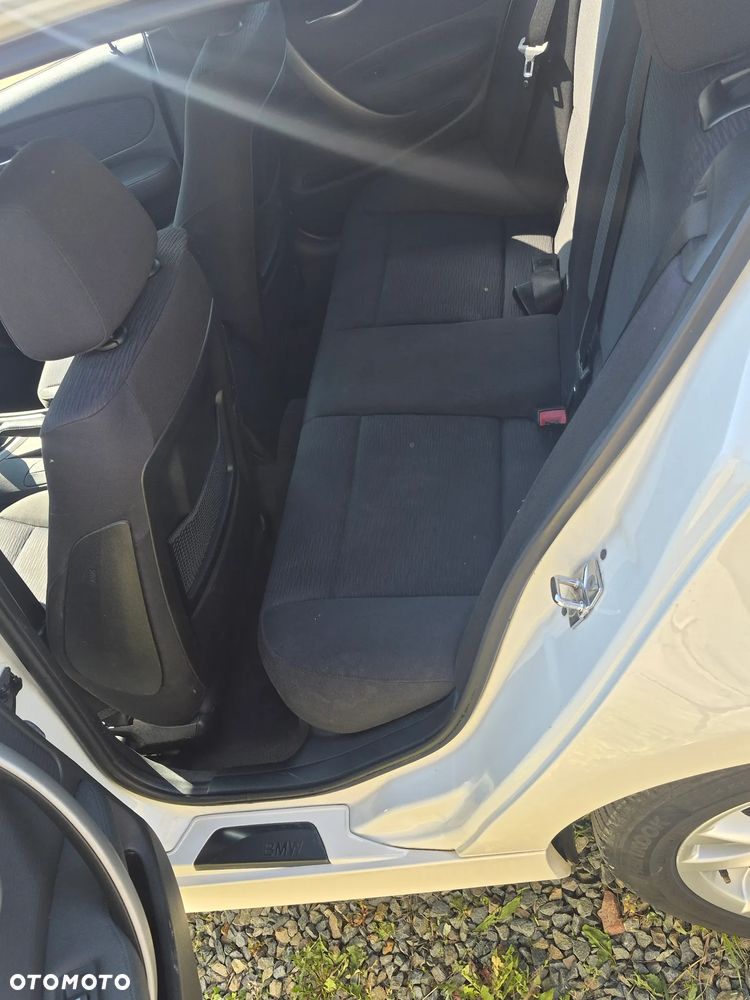 BMW Seria 1 116i - 8