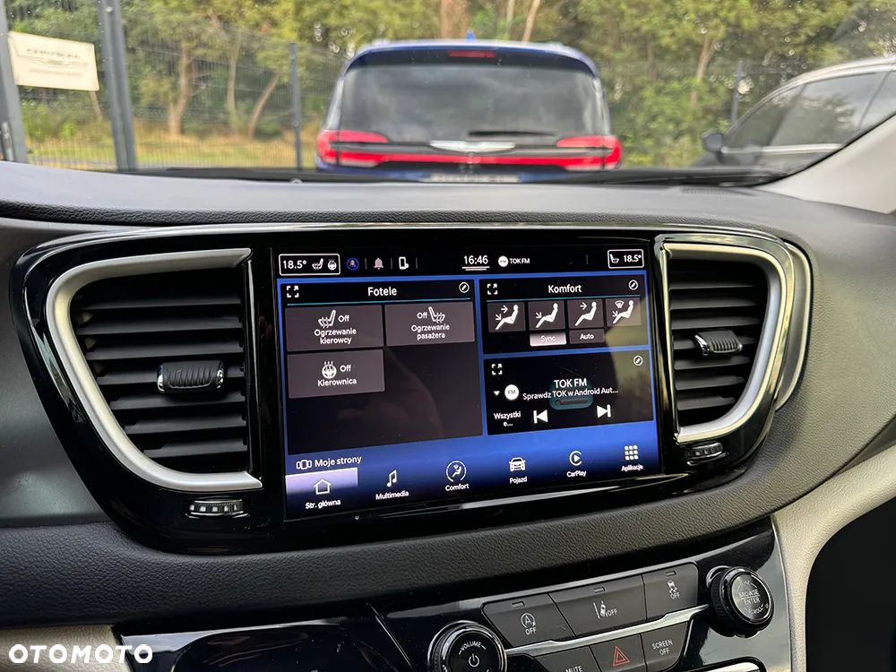 Chrysler Pacifica - 31